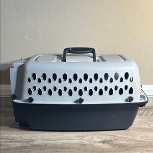 Vibrant Life Hard-Sided Travel Carrier, For Pets up to 10 lbs